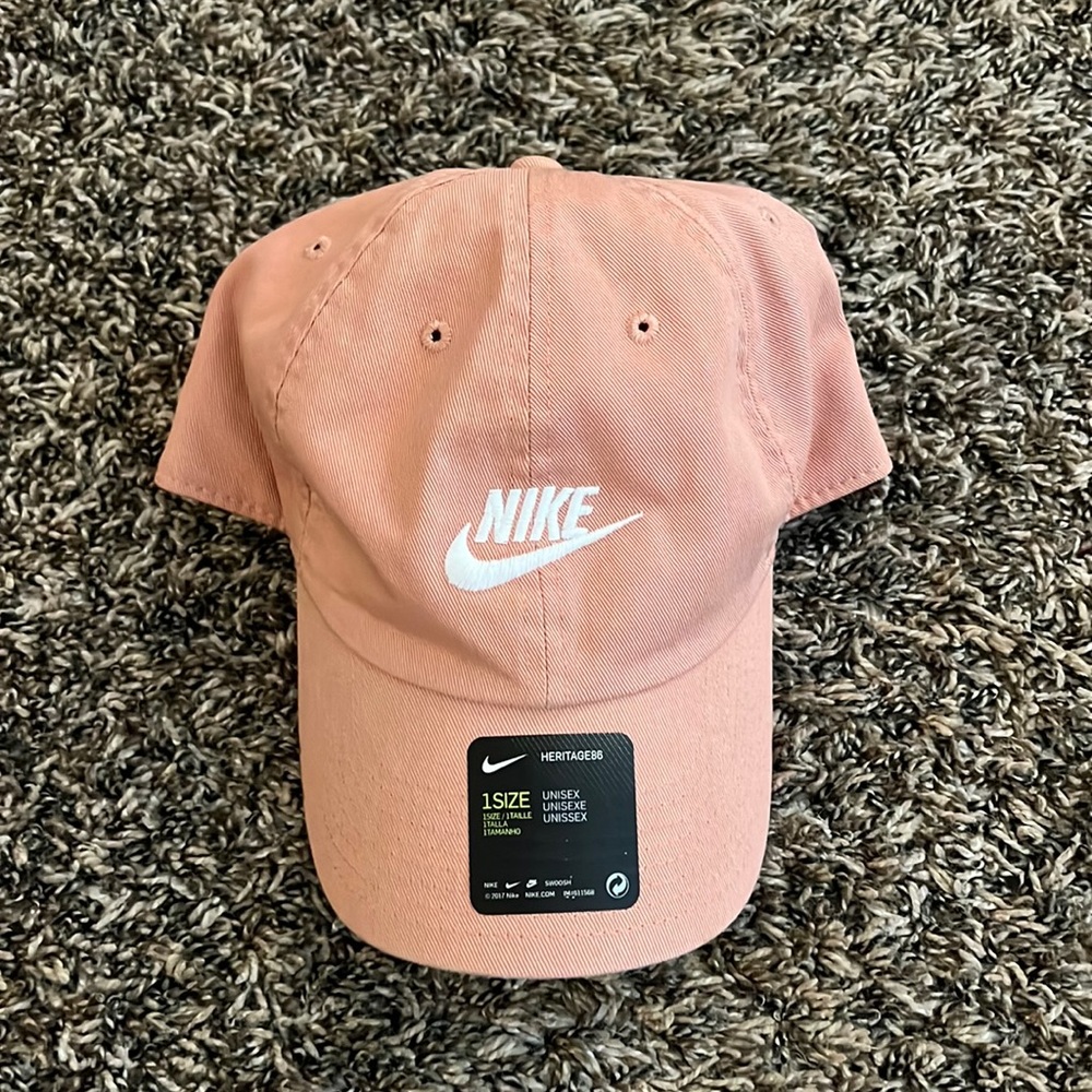NWT nike hat (pink)